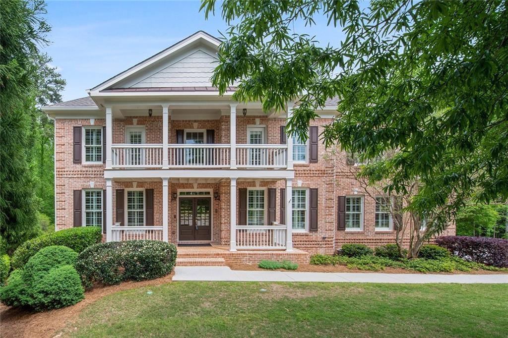 180 Amberly Pl., Roswell, GA 30075