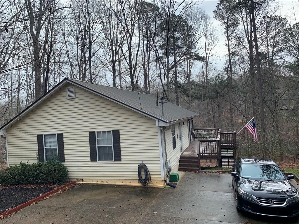 5967 Shadburn Ferry Rd., Buford, GA 30518