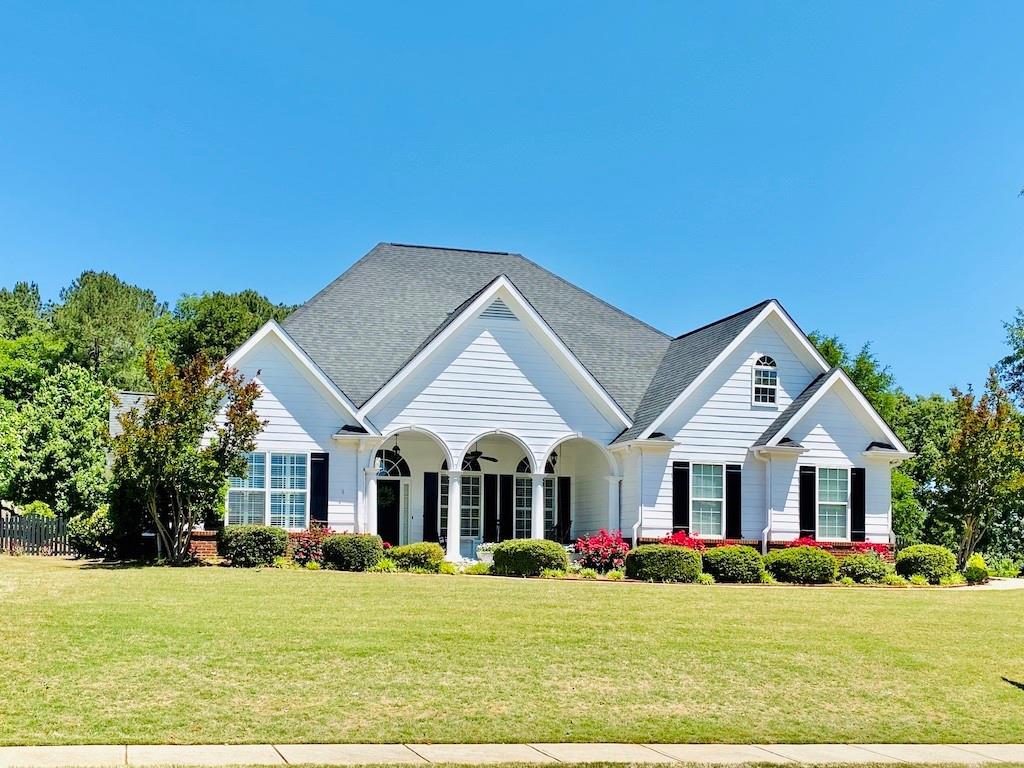 541 Durham Dr., Hoschton, GA 30548