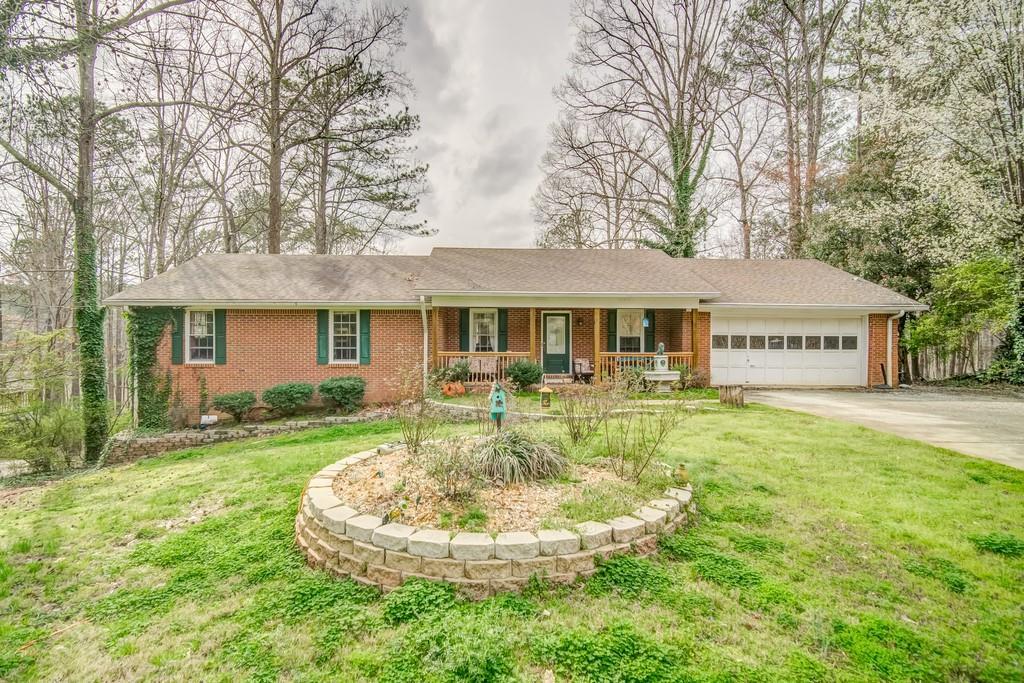 4971 Lake Forest Dr., Conyers, GA 30094