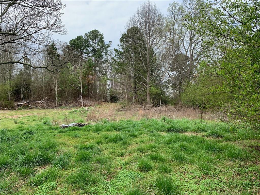 6022 Jim Crow Rd., Flowery Branch, GA 30542