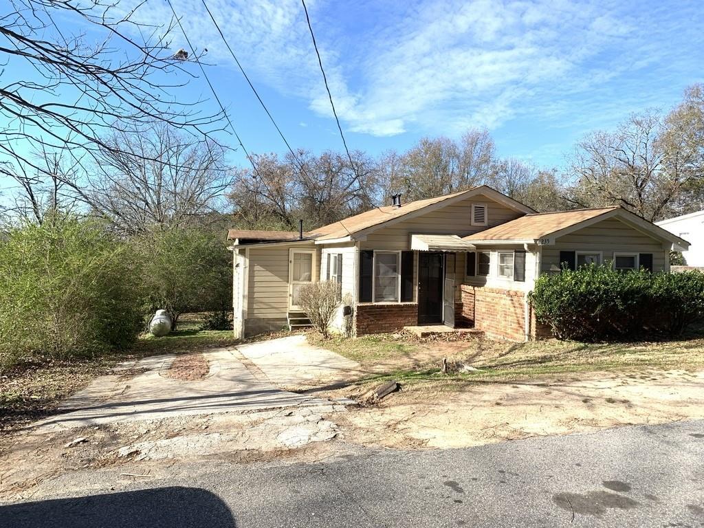 235 Honeysuckle Cir., Lawrenceville, GA 30046