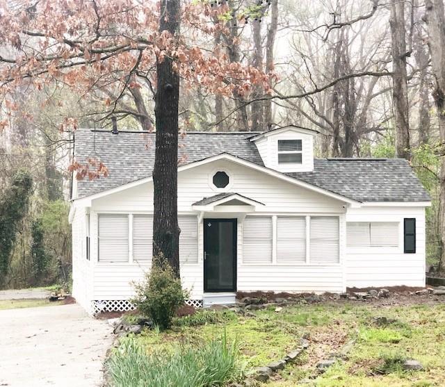 2060 Flowerwood Tr., Ellenwood, GA 30294