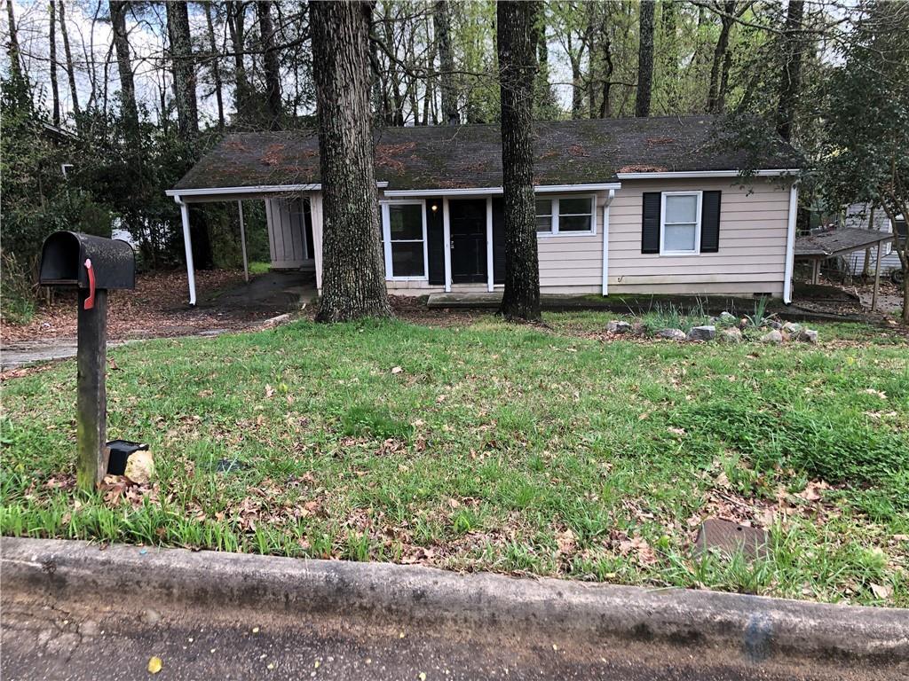 883 Kennesaw Pl., Forest Park, GA 30297