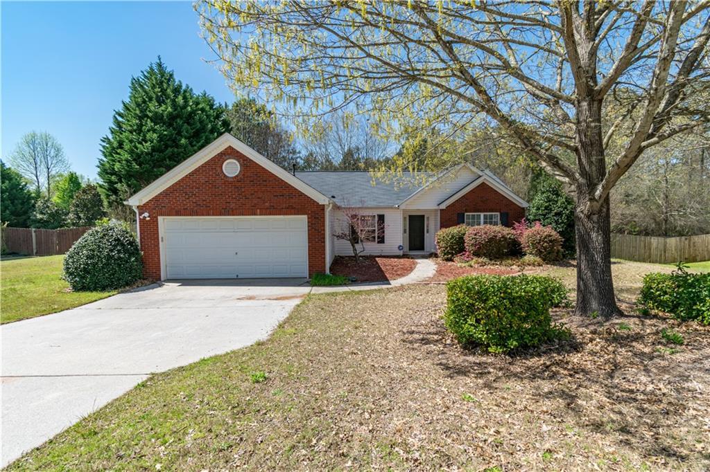905 Creekmore Ln., Loganville, GA 30052