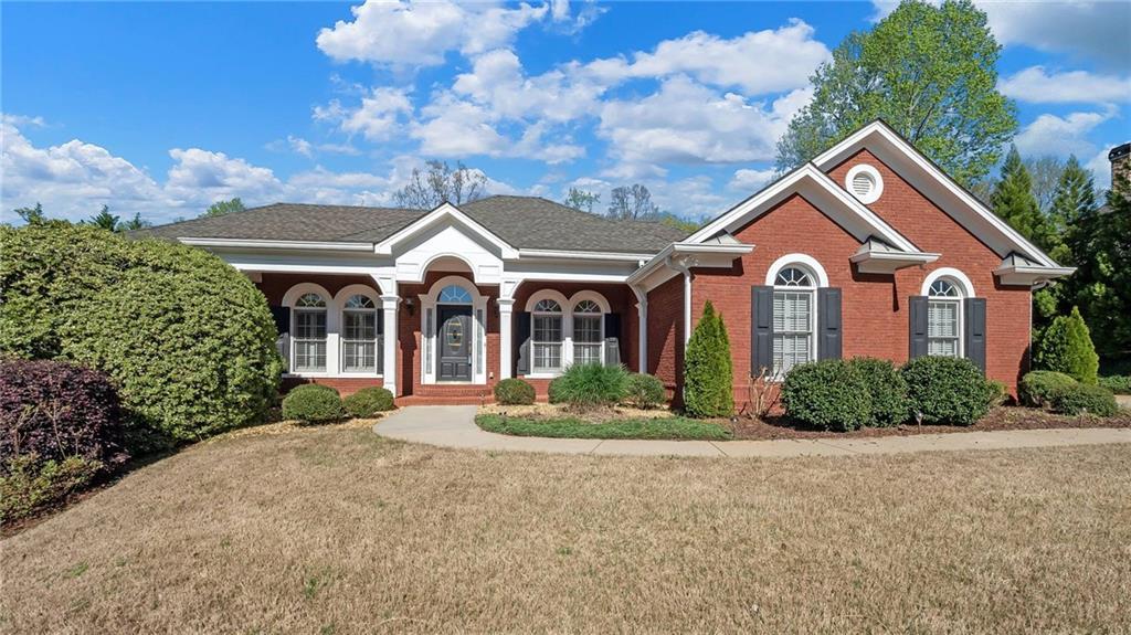 995 Chateau Forest Rd., Hoschton, GA 30548