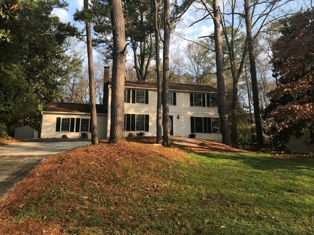 125 N Pond Ct., Roswell, GA 30076