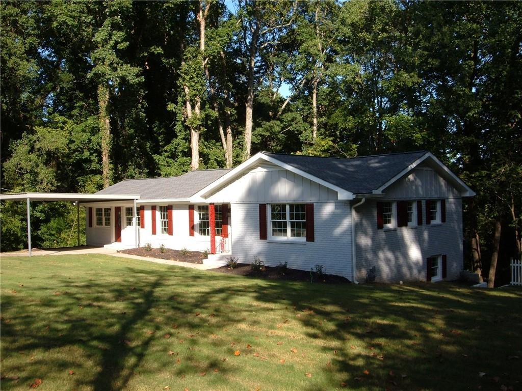 242 Cooper Lake Rd., Mableton, GA 30126