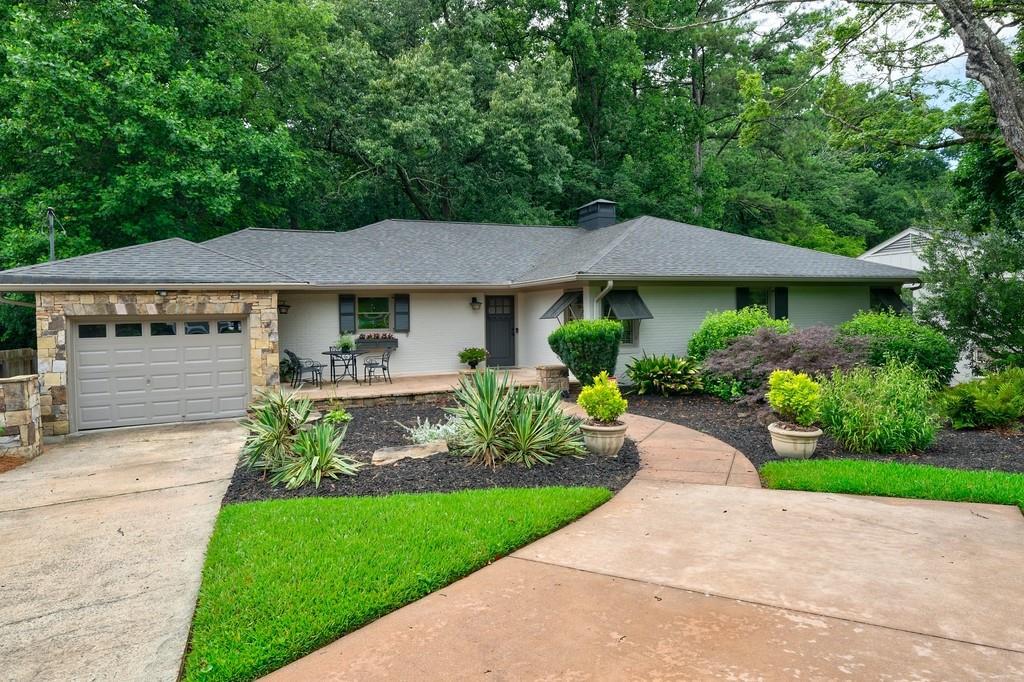 2970 Rockingham Dr., Atlanta, GA 30327