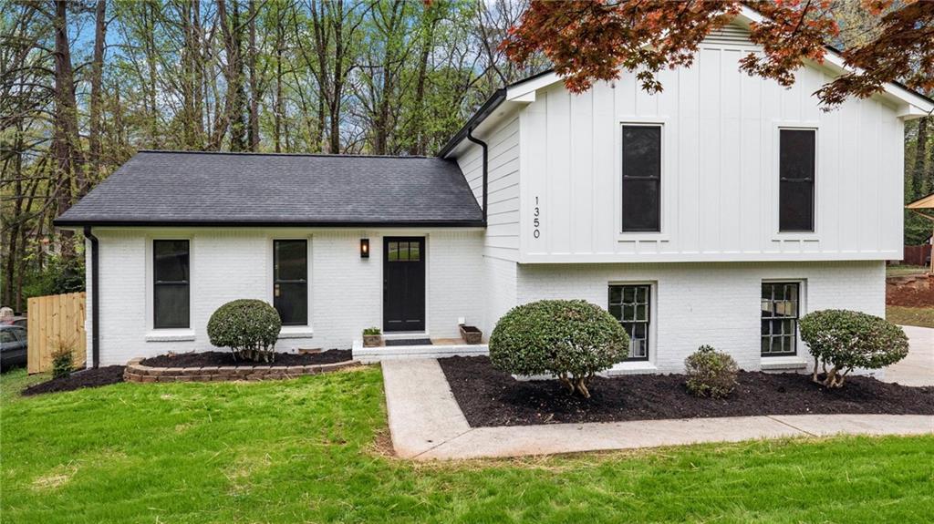 1350 Sanden Ferry Dr., Decatur, GA 30033