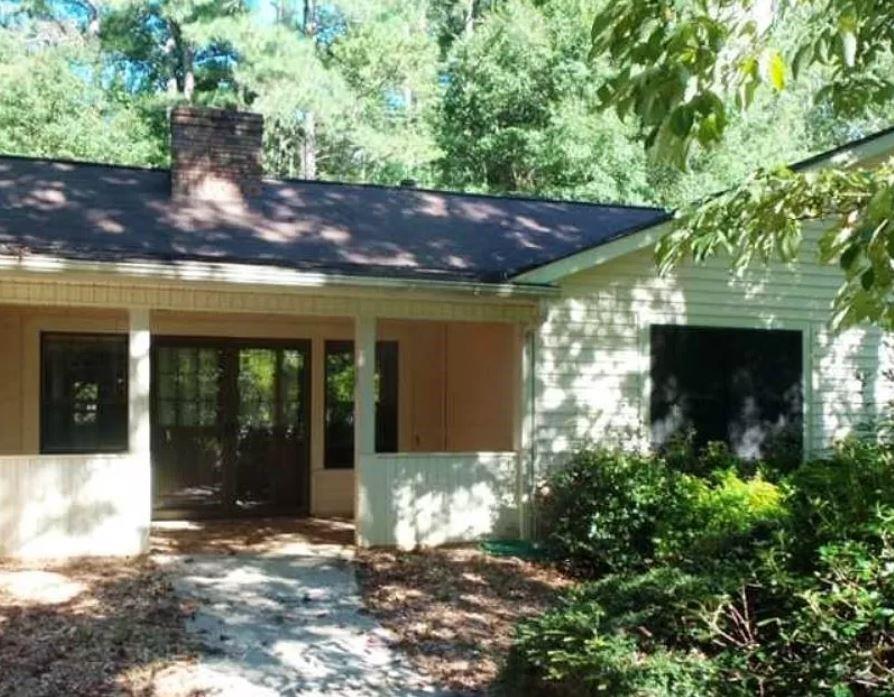 1372 Crooked Tree Ct., Lilburn, GA 30047