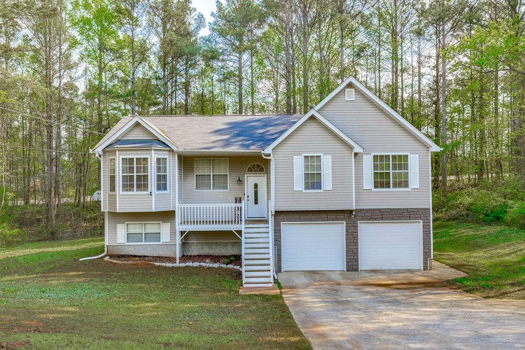 115 Rocky Ridge Dr., Douglasville, GA 30134