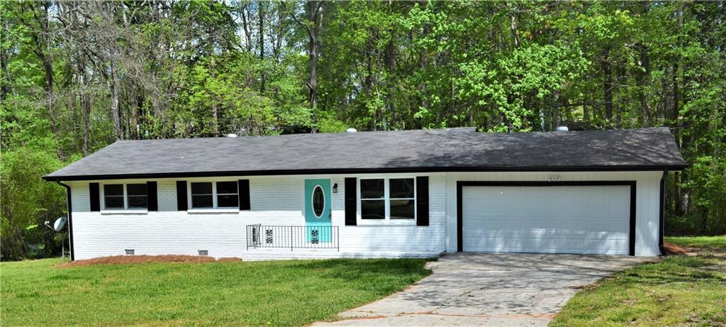 2108 Chestnut Cir., Lithia Springs, GA 30122