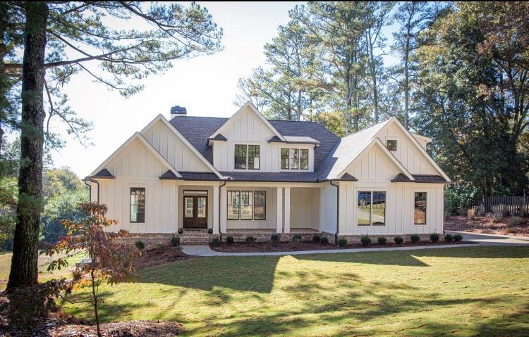 236 Thomas Cir., Roswell, GA 30075