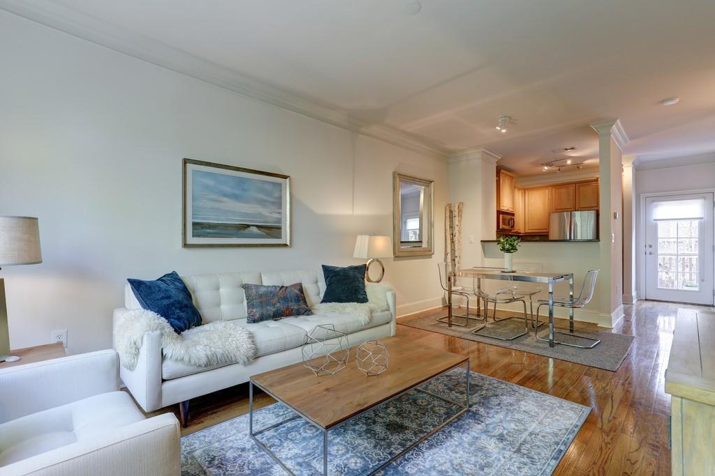 1128 Glenridge Pl., Sandy Springs, GA 30342