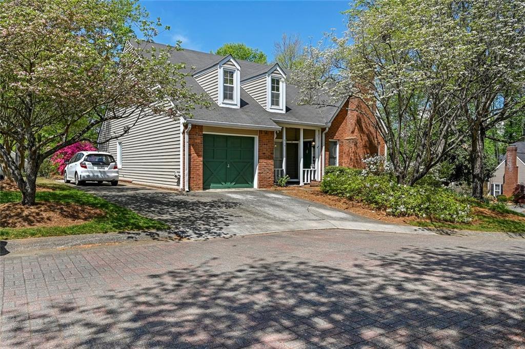 313 Roswell Green Ln., Roswell, GA 30075