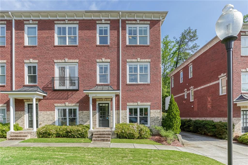 2432 Dresden Parc Cir., Atlanta, GA 30345