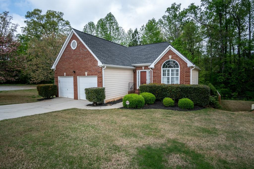2190 Westwind Dr., Roswell, GA 30075