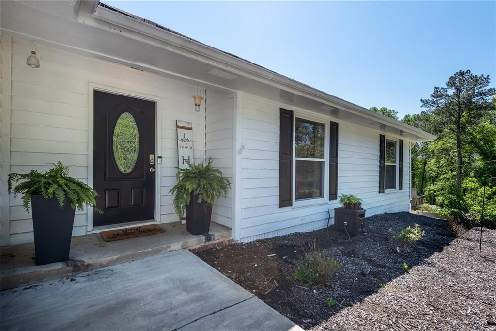559 Rivercrest Dr., Woodstock, GA 30188