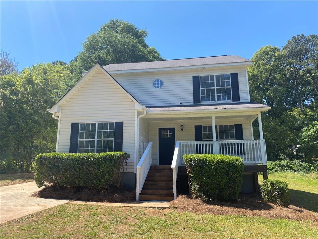 339 Barr Cir., Rex, GA 30273