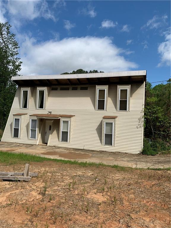 3827 Stonewall Dr., Kennesaw, GA 30152