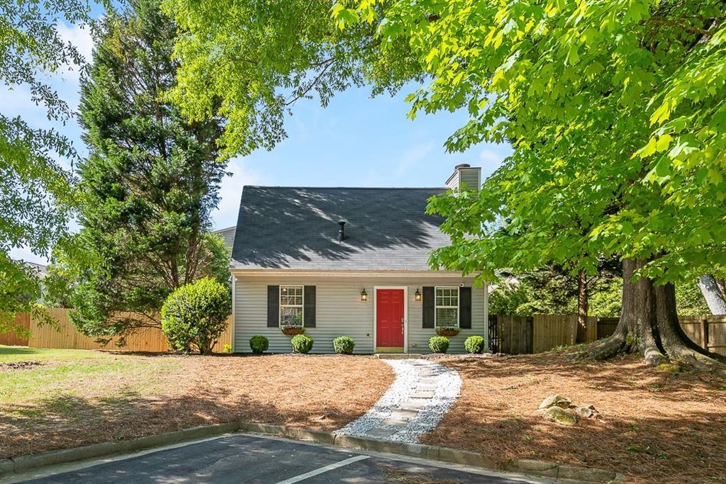 1563 Park Creek Ln., Brookhaven, GA 30319