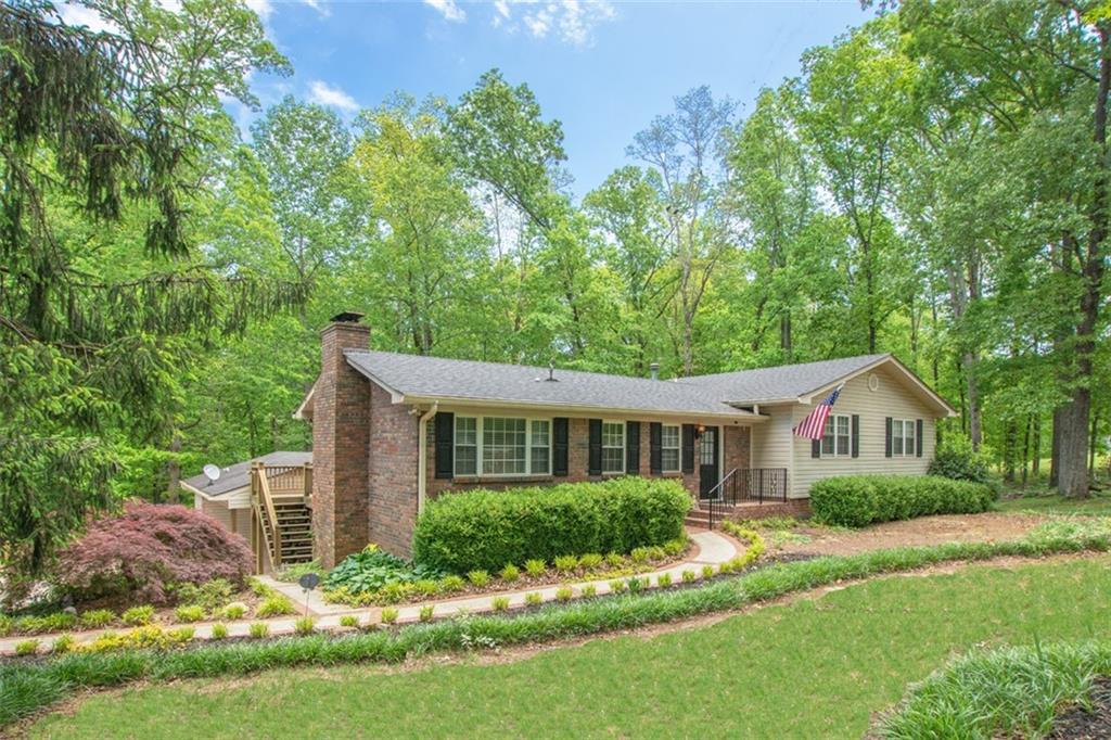 1716 Hendon Rd., Woodstock, GA 30188