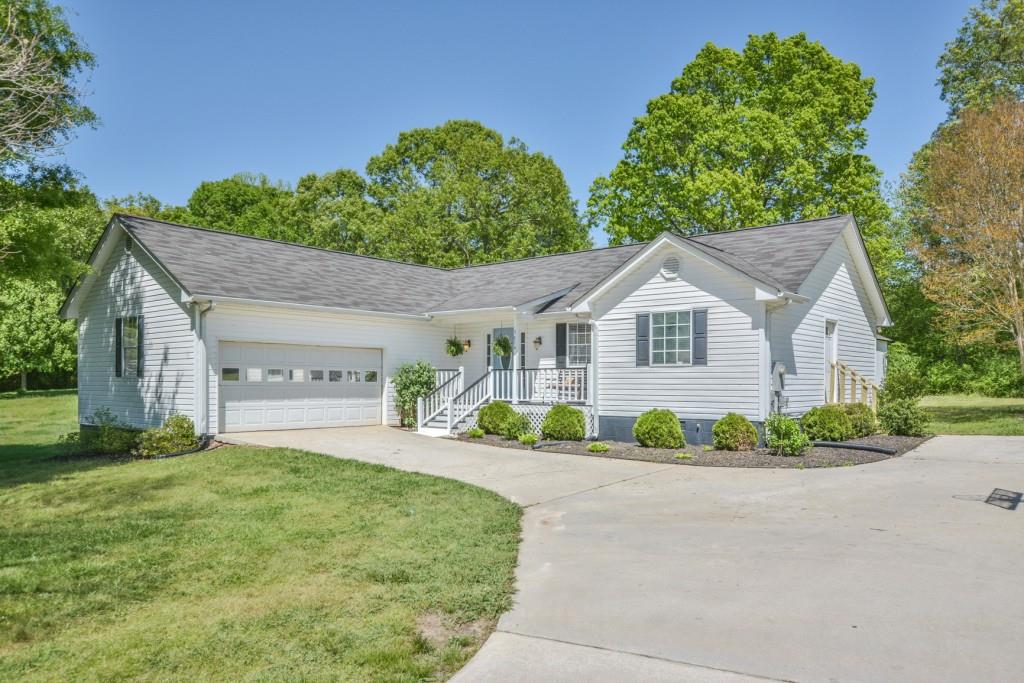 5674 Holiday Cir., Oakwood, GA 30566