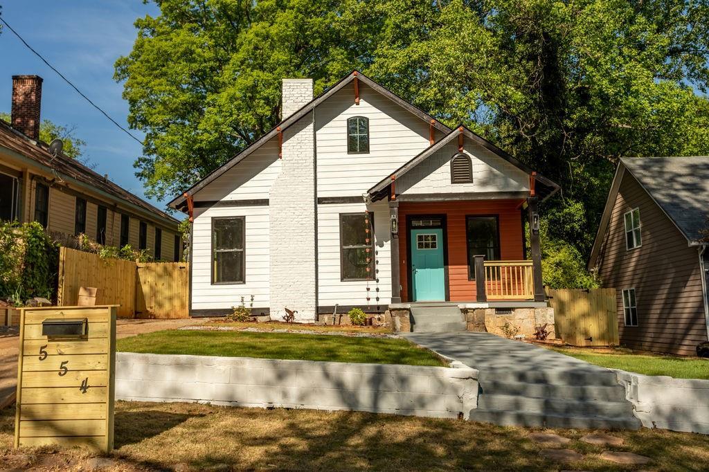 554 Elbridge Dr., Atlanta, GA 30318