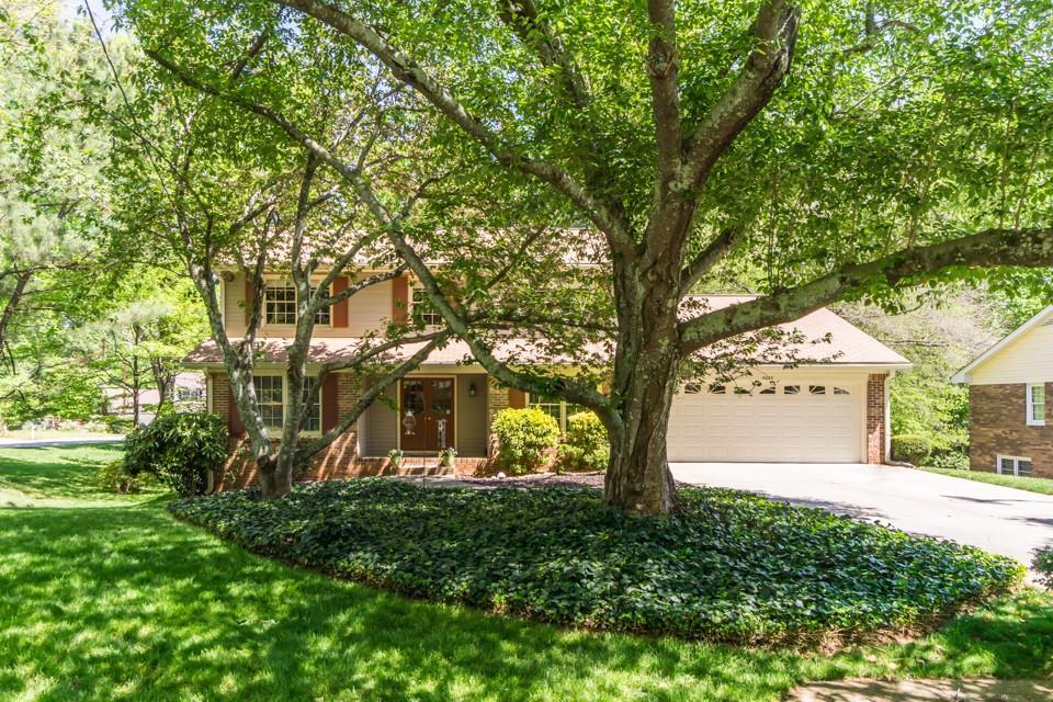 4633 Stonehenge Dr., Dunwoody, GA 30360