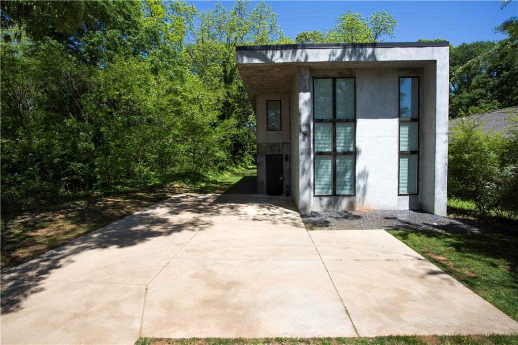 2118 Memorial Dr., Atlanta, GA 30317