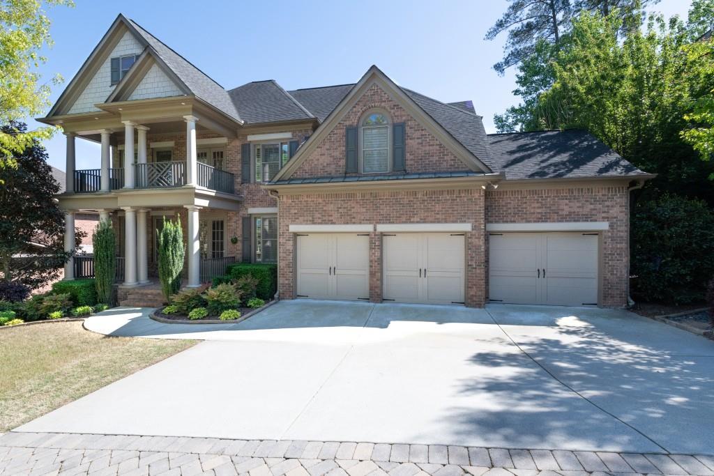 1025 Westcroft Ln., Roswell, GA 30075