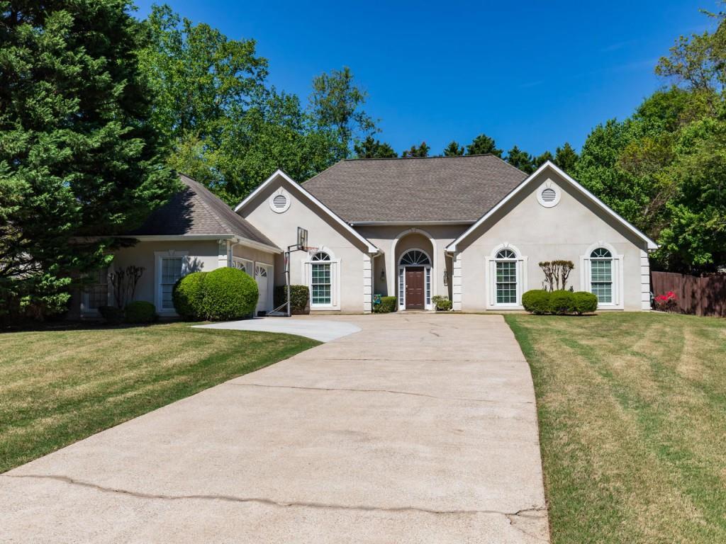 450 Cameron Woods Ct., Johns Creek, GA 30022
