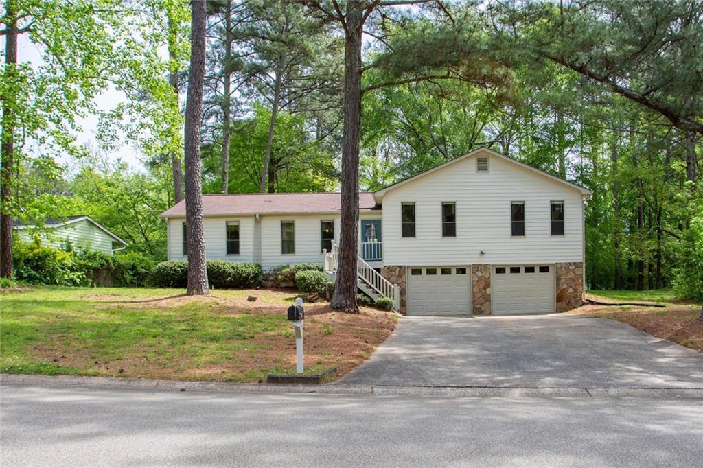 583 Rivercrest Dr., Woodstock, GA 30188