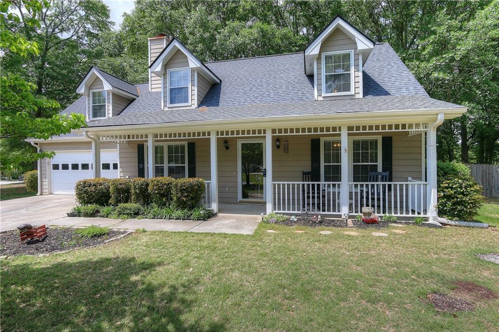 95 Lacey Oak Ln., Loganville, GA 30052