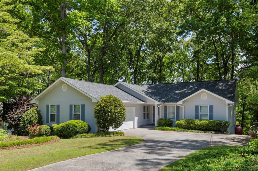 520 Arrowhead Dr., Lavonia, GA 30553