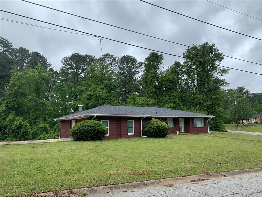 2691 Jaguar Dr., Ellenwood, GA 30294