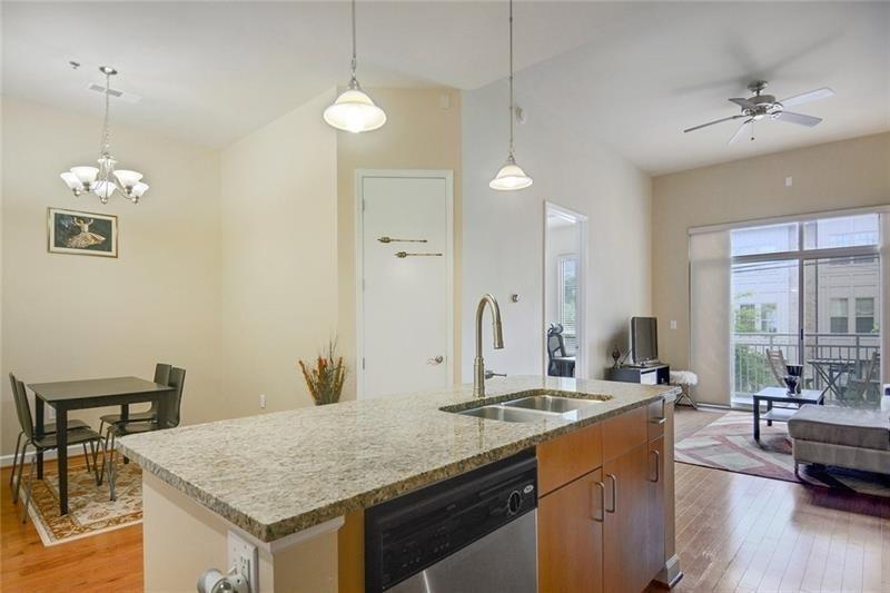 711 Cosmopolitan Dr. #105, Atlanta, GA 30324