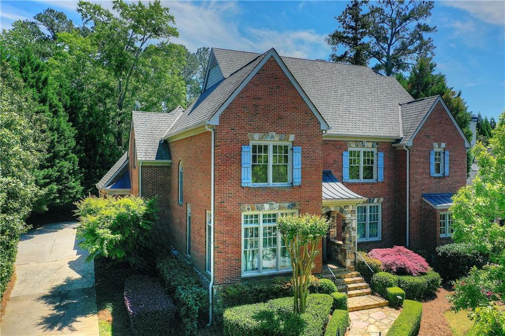 165 Trimble Crest Dr., Atlanta, GA 30342