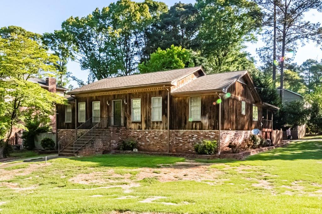 798 Beaver Ln., Lilburn, GA 30047