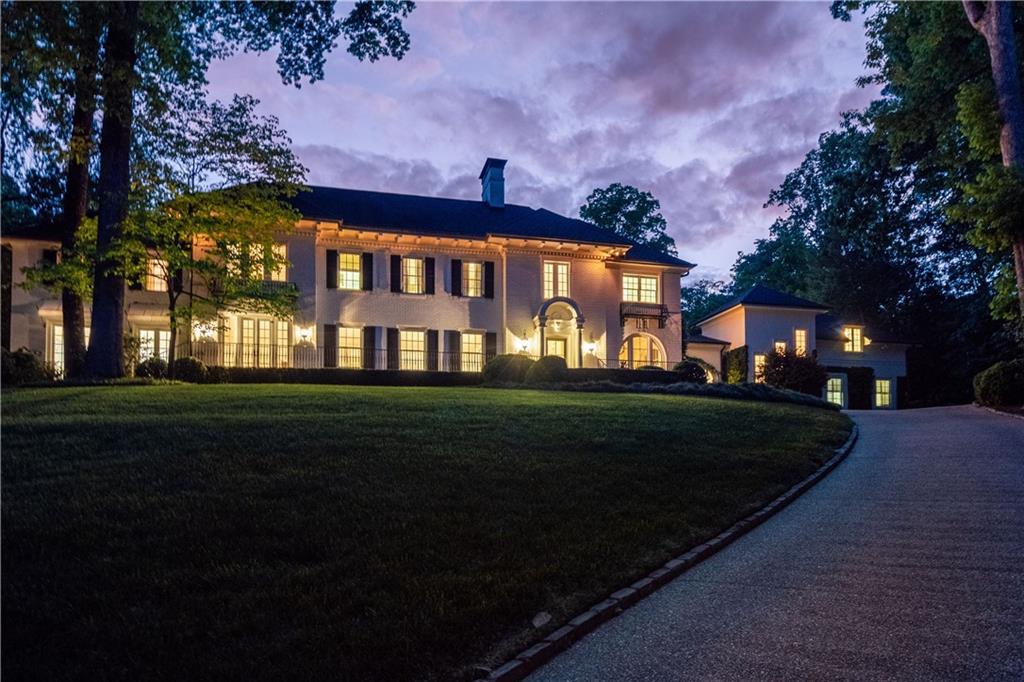 10 W Andrews Dr., Atlanta, GA 30305