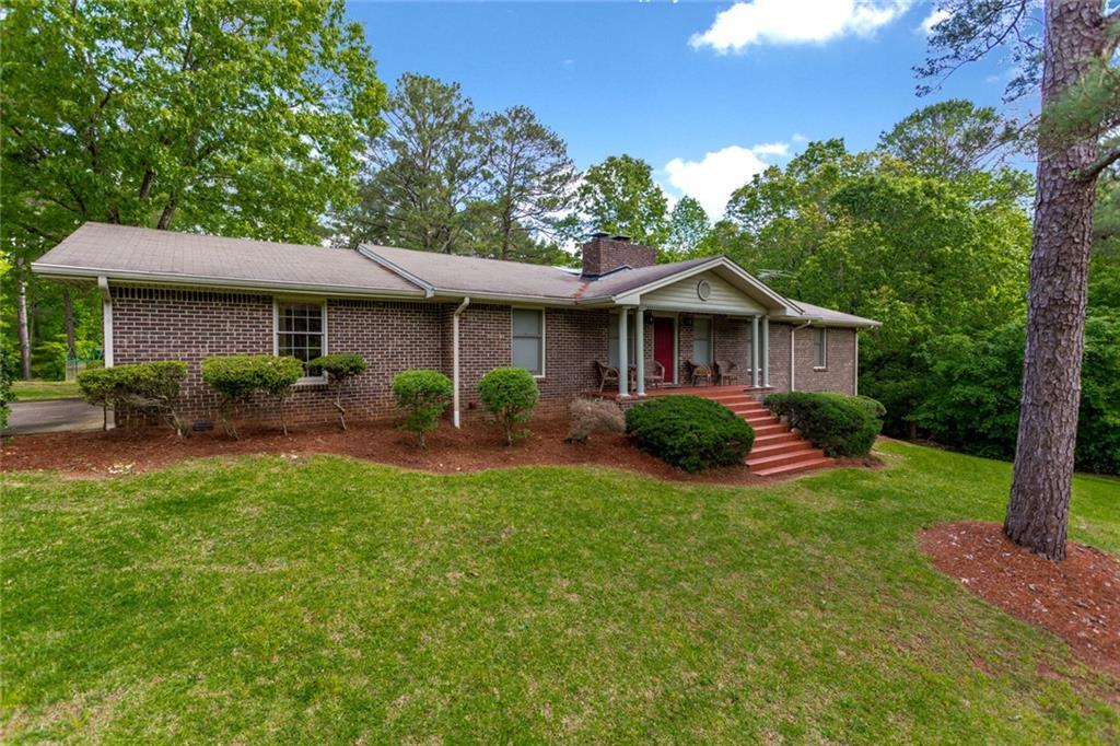 320 Pine Trail Rd., Fayetteville, GA 30214