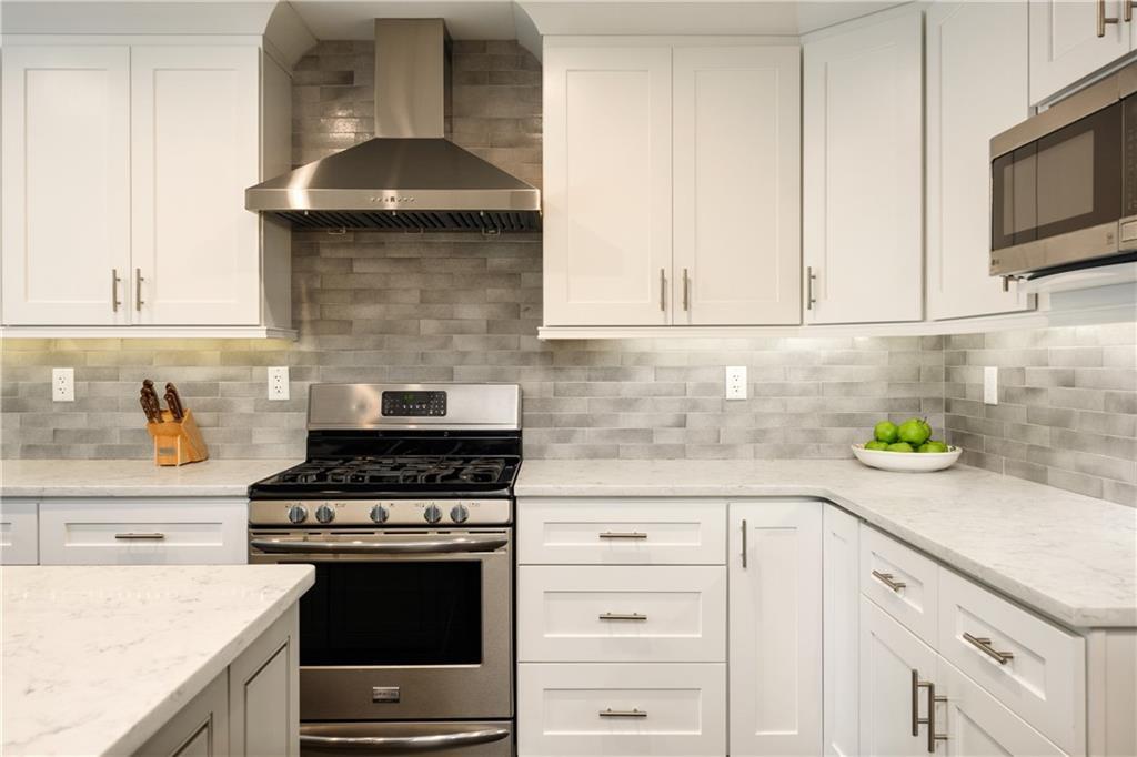 435 Ridgewood Way, Alpharetta, GA 30005