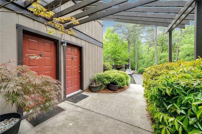 801 River Run Dr., Sandy Springs, GA 30350