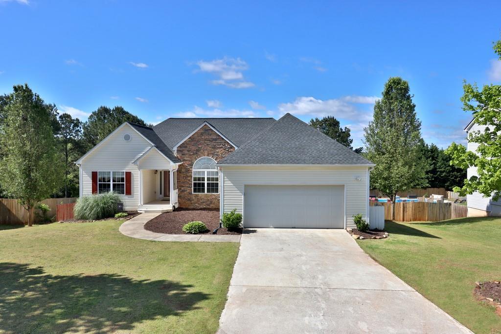 516 Carriage Dr., Bethlehem, GA 30620