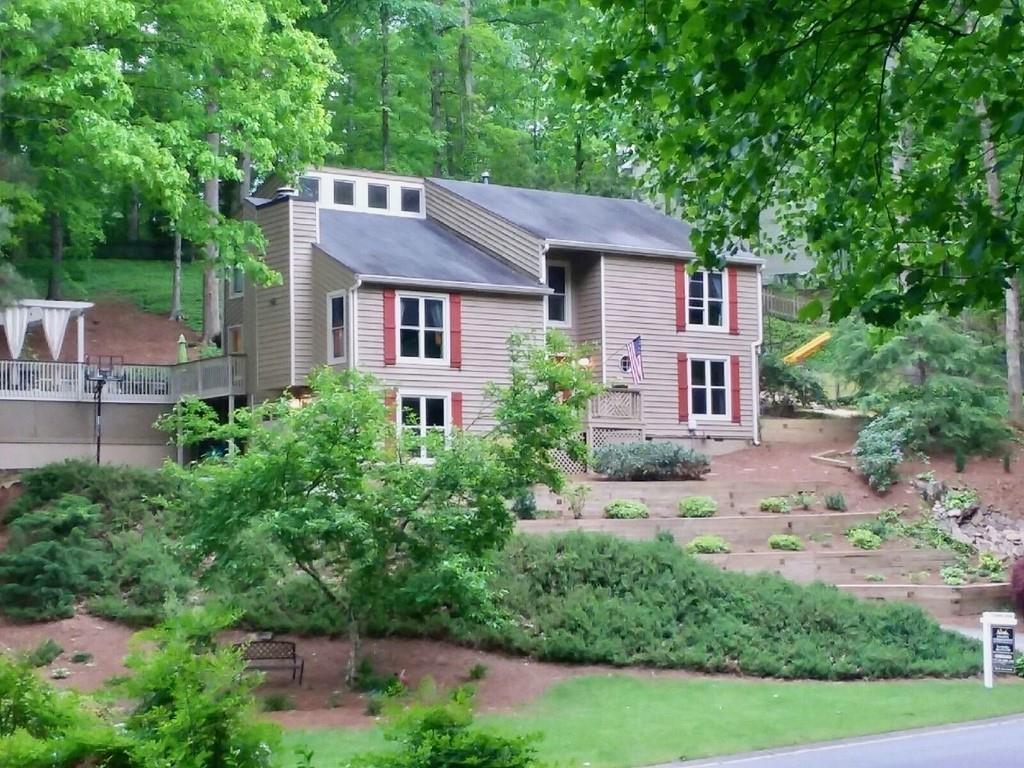 271 Lamplighter Ln., Marietta, GA 30067