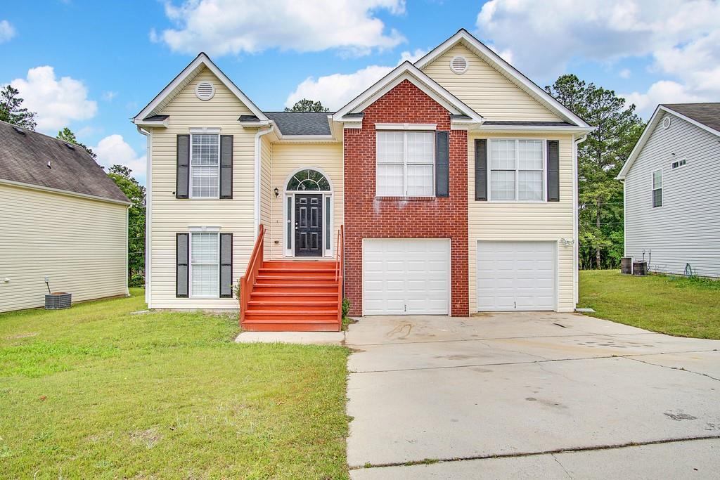 1352 Creekview Cir., Riverdale, GA 30296