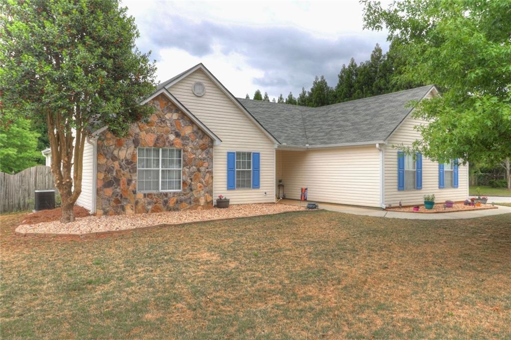 899 Spring Oak Ct., Loganville, GA 30052