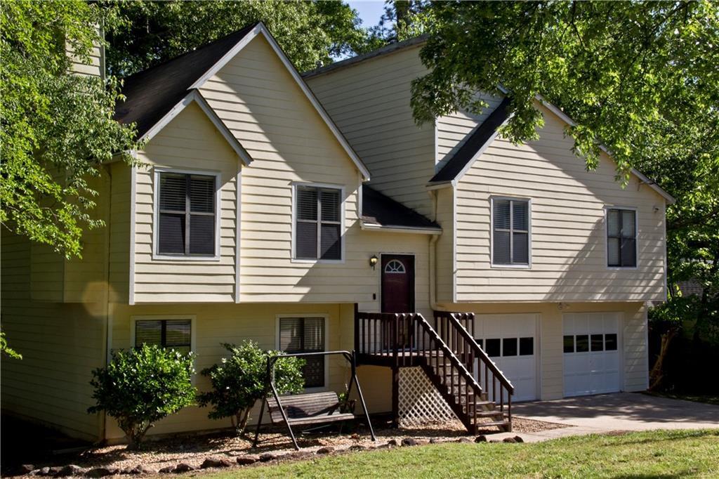 828 Riverstone Ln., Woodstock, GA 30188