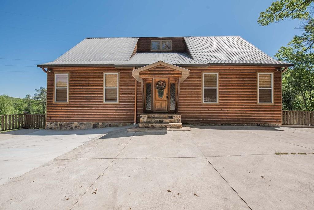 250 Yahoola Shoals Dr., Dahlonega, GA 30533